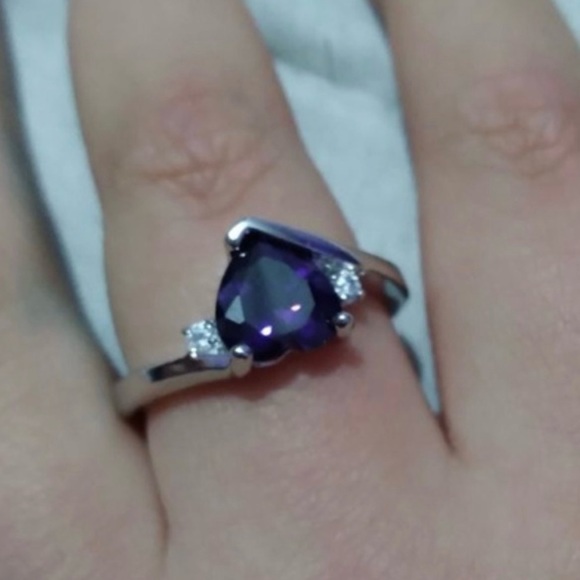 Heart Cut Amethyst Ring - Picture 6 of 6
